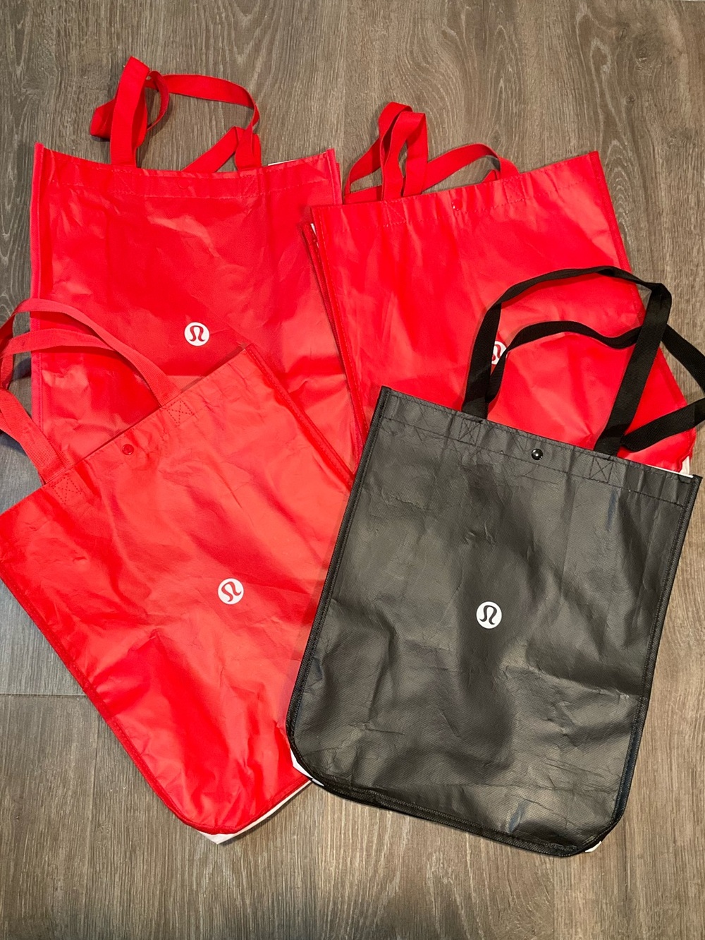 Bundle 4 Lululemon shopping tote bags